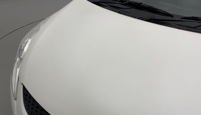 2014 Maruti Swift VXI, Petrol, Manual, 71,083 km, Bonnet (hood) - Minor scratches