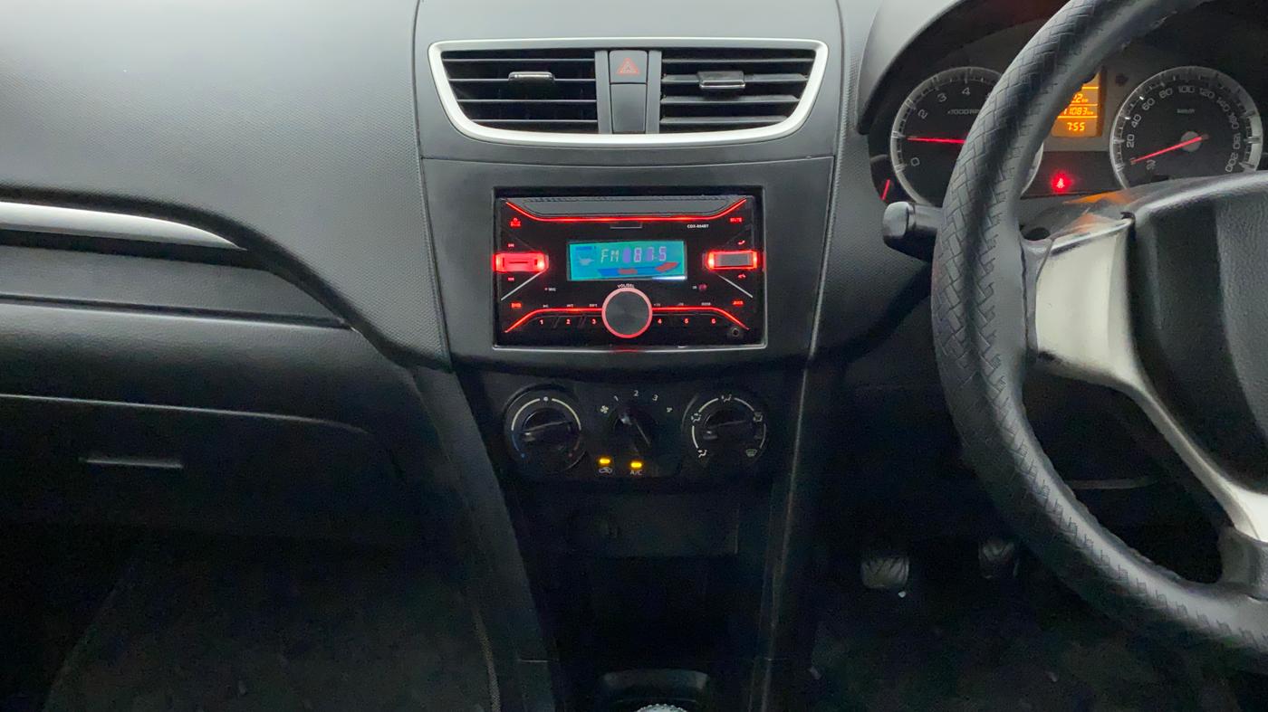 2014 Maruti Swift VXI, Petrol, Manual, 71,083 km, Air Conditioner