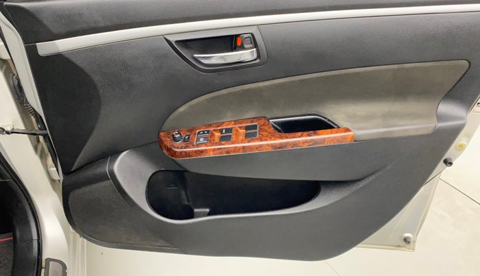 2015 Maruti Swift ZDI, Diesel, Manual, 1,12,871 km, Driver Side Door Panels Control