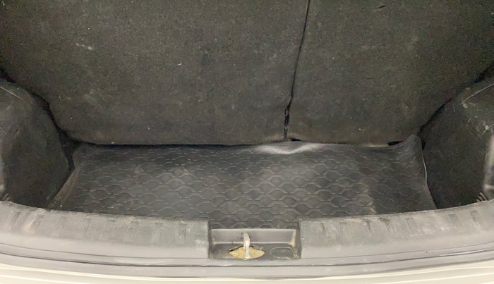 2015 Maruti Swift ZDI, Diesel, Manual, 1,12,871 km, Boot Inside