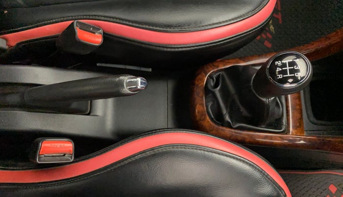 2015 Maruti Swift ZDI, Diesel, Manual, 1,12,871 km, Gear Lever