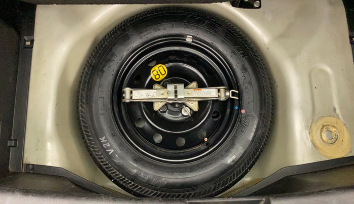 2015 Maruti Swift ZDI, Diesel, Manual, 1,12,871 km, Spare Tyre