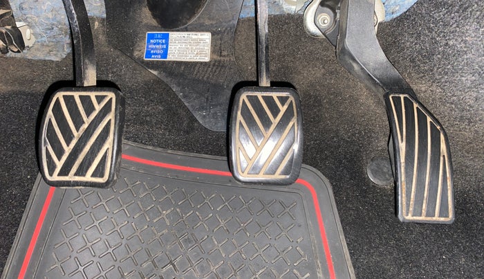 2015 Maruti Swift ZDI, Diesel, Manual, 1,12,871 km, Pedals