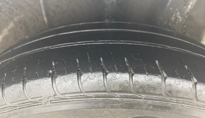 2023 Hyundai AURA SX 1.2 CNG, CNG, Manual, 59,761 km, Left Rear Tyre Tread