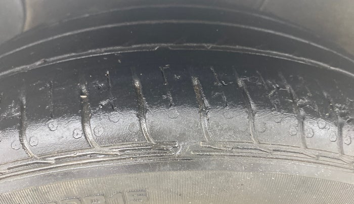 2023 Hyundai AURA SX 1.2 CNG, CNG, Manual, 59,761 km, Left Front Tyre Tread