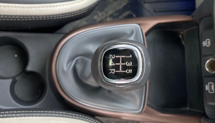 2023 Hyundai AURA SX 1.2 CNG, CNG, Manual, 59,761 km, Gear Lever