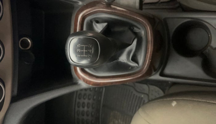 2014 Hyundai Grand i10 MAGNA 1.2 KAPPA VTVT, Petrol, Manual, 1,01,764 km, Gear Lever