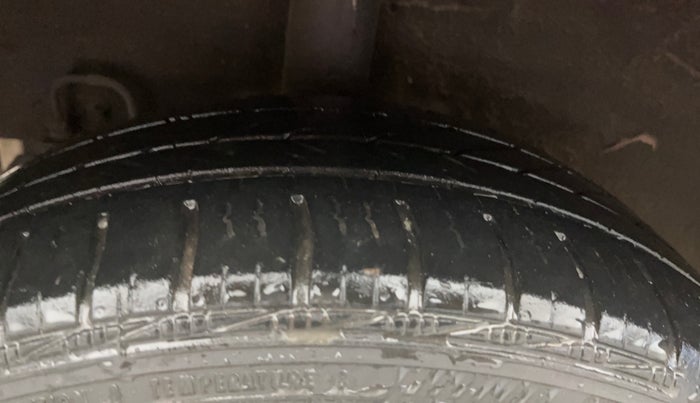 2014 Hyundai Grand i10 MAGNA 1.2 KAPPA VTVT, Petrol, Manual, 1,01,764 km, Right Rear Tyre Tread