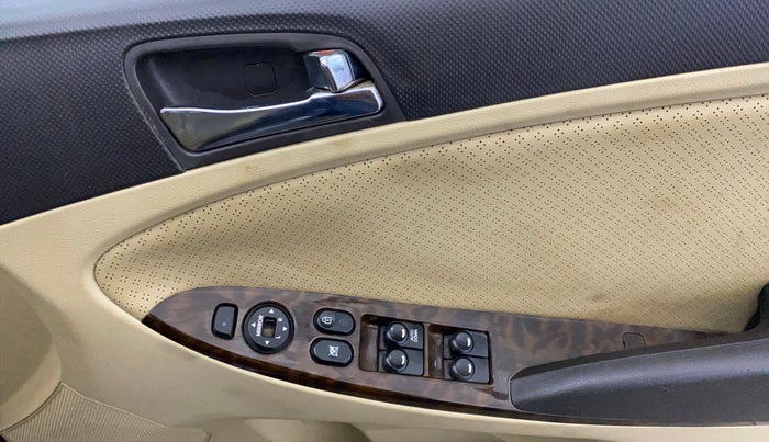 2014 Hyundai Verna FLUIDIC 1.6 VTVT SX OPT, Petrol, Manual, 69,713 km, Driver Side Door Panels Control