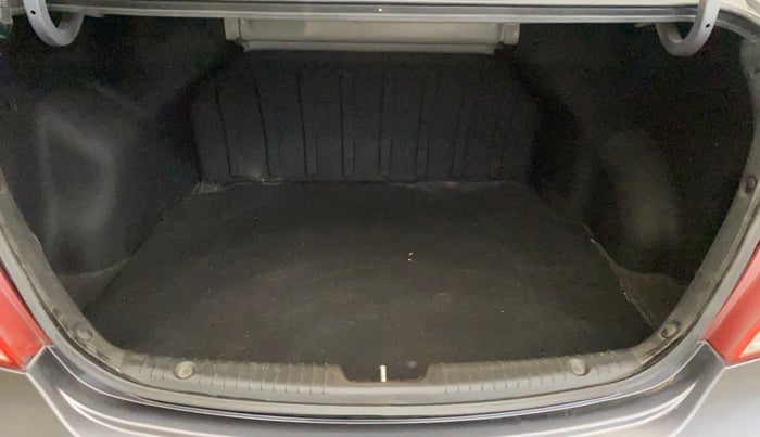 2014 Hyundai Verna FLUIDIC 1.6 VTVT SX OPT, Petrol, Manual, 69,713 km, Boot Inside