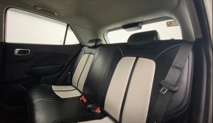 2019 Hyundai VENUE SX 1.0 TURBO, Petrol, Manual, 49,886 km, Right Side Rear Door Cabin