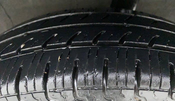 2018 Renault Kwid RXT, Petrol, Manual, 39,474 km, Left Rear Tyre Tread