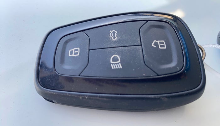 2022 Tata TIGOR XZ PLUS CNG, CNG, Manual, 59,874 km, Key Close Up