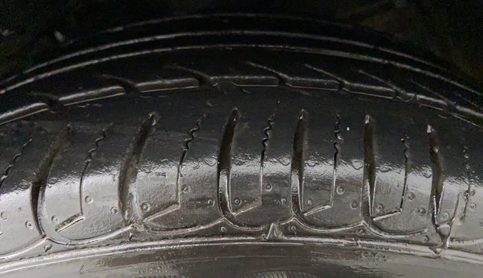 2016 Honda BR-V 1.5 i-VTEC V, Petrol, Manual, 91,899 km, Left Front Tyre Tread