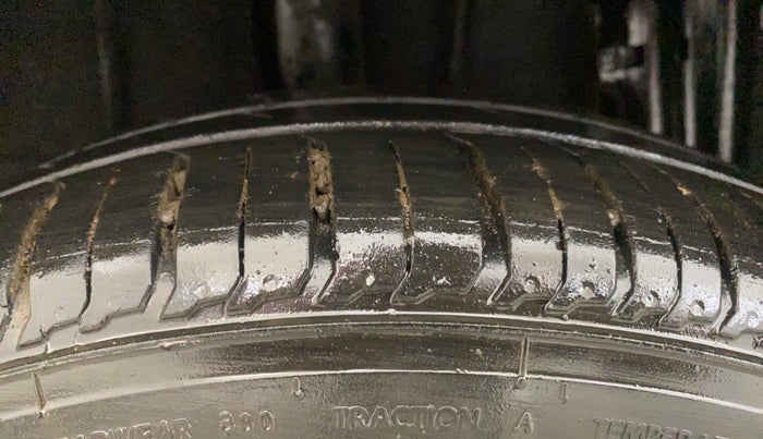 2022 Renault TRIBER RXZ, Petrol, Manual, 21,168 km, Right Rear Tyre Tread