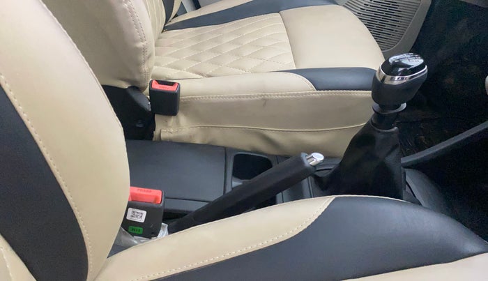 2022 Renault TRIBER RXZ, Petrol, Manual, 21,168 km, Gear Lever