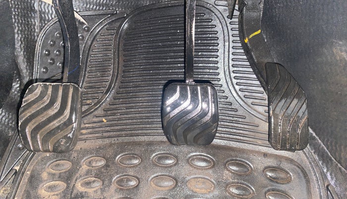 2022 Renault TRIBER RXZ, Petrol, Manual, 21,168 km, Pedals