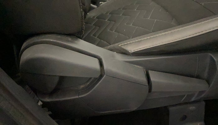 2021 Nissan MAGNITE XV PREMIUM, Petrol, Manual, 49,818 km, Driver Side Adjustment Panel