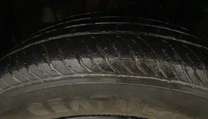 2021 Nissan MAGNITE XV PREMIUM, Petrol, Manual, 49,818 km, Left Front Tyre Tread