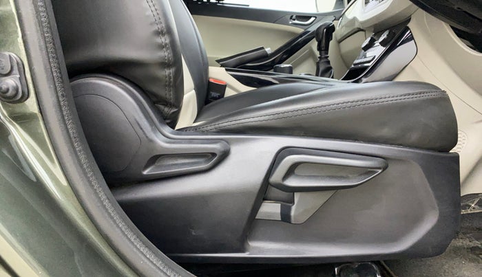 2023 Tata NEXON XZ PLUS DIESEL SUNROOF, Diesel, Manual, 78,294 km, Driver Side Adjustment Panel