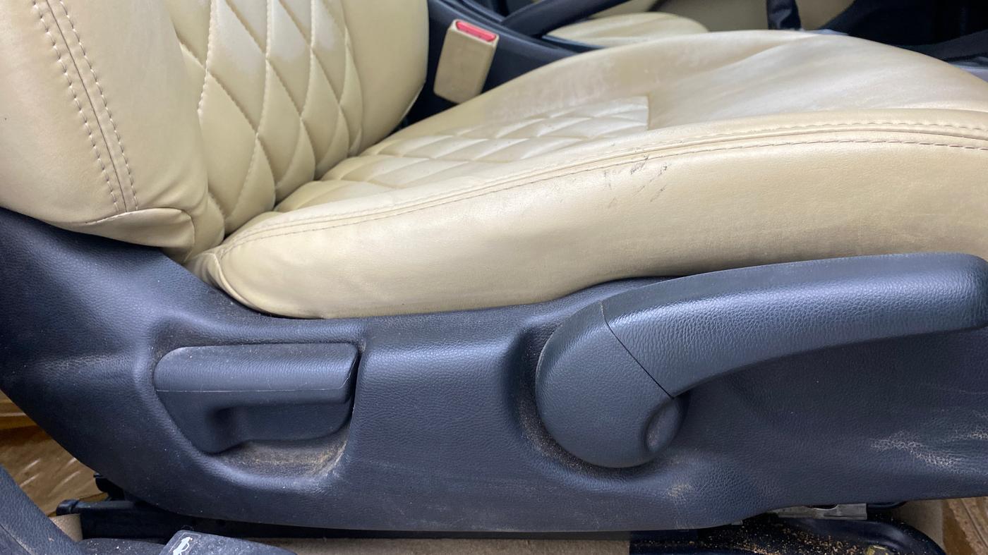 2015 Honda City 1.5L I-DTEC SV, Diesel, Manual, 84,118 km, Driver Side Adjustment Panel