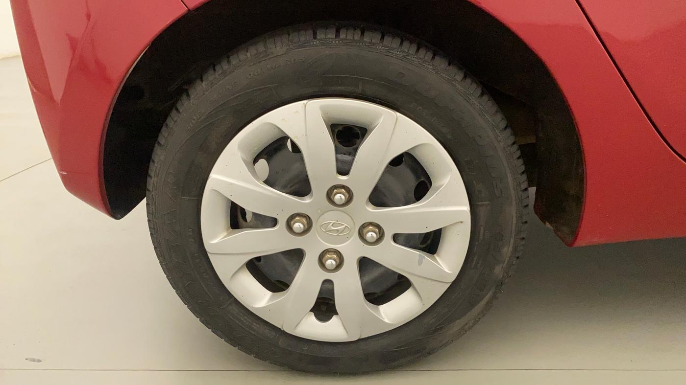 2016 Hyundai Eon SPORTZ, Petrol, Manual, 26,122 km, Right Rear Wheel