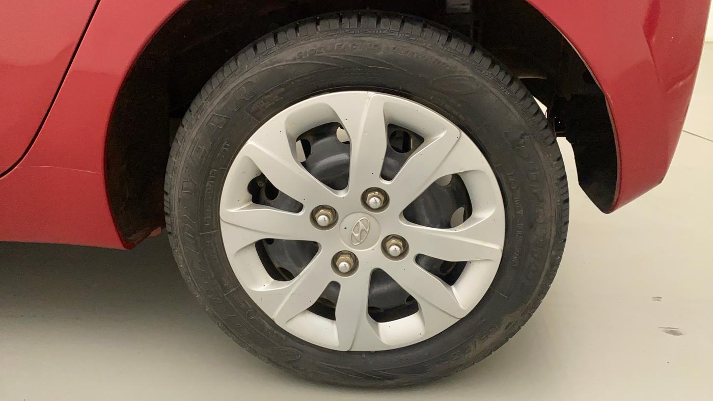 2016 Hyundai Eon SPORTZ, Petrol, Manual, 26,122 km, Left Rear Wheel