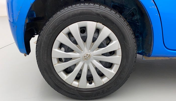 2011 Toyota Etios Liva G, Petrol, Manual, 27,389 km, Right Rear Wheel