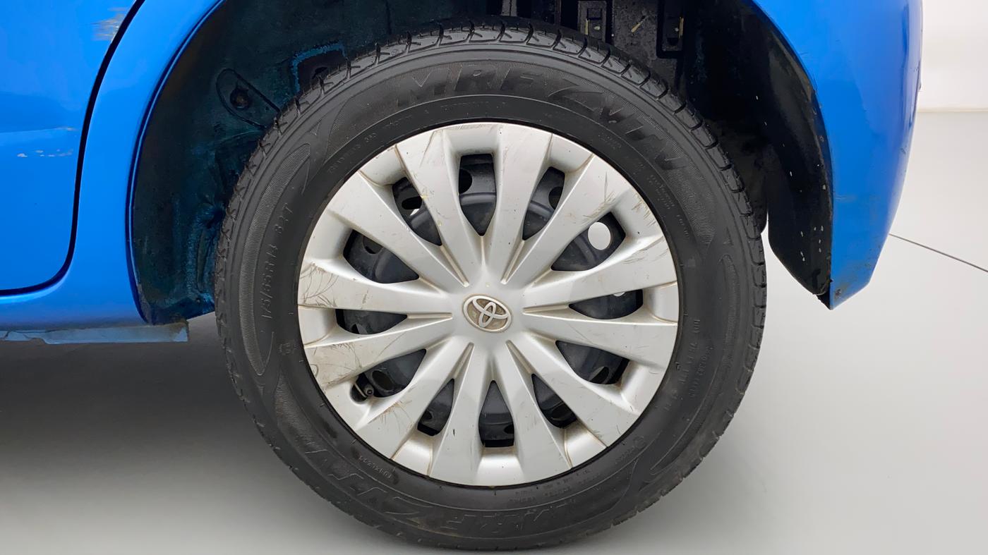 2011 Toyota Etios Liva G, Petrol, Manual, 27,389 km, Left Rear Wheel