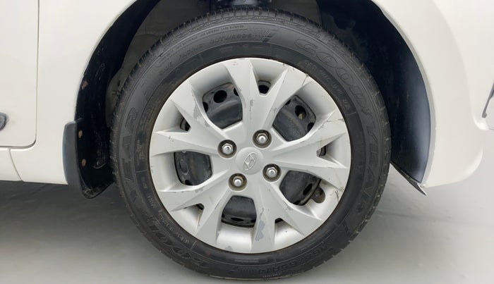 2015 Hyundai Grand i10 SPORTZ 1.2 KAPPA VTVT, Petrol, Manual, 39,779 km, Right Front Wheel