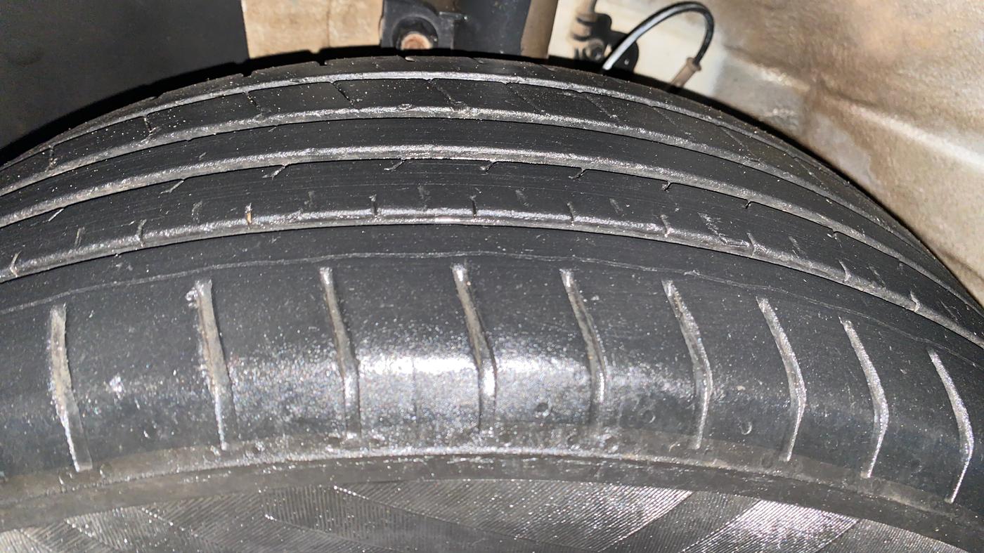 2023 Hyundai VENUE SX 1.2 PETROL, Petrol, Manual, 19,848 km, Left Front Tyre Tread