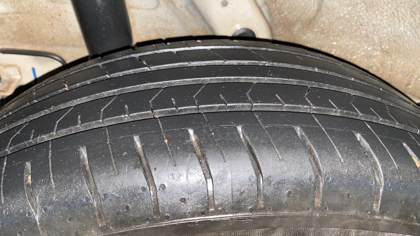 2023 Hyundai VENUE SX 1.2 PETROL, Petrol, Manual, 19,848 km, Right Rear Tyre Tread