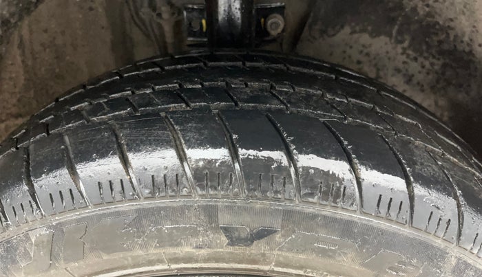 2016 Volkswagen Polo COMFORTLINE 1.2L, Petrol, Manual, 41,242 km, Right Front Tyre Tread