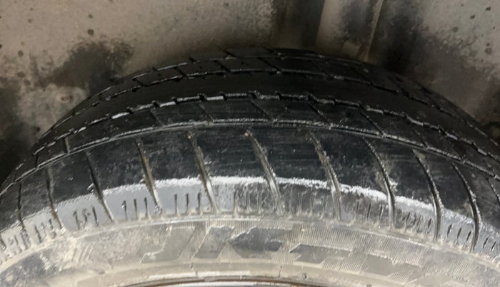 2016 Volkswagen Polo COMFORTLINE 1.2L, Petrol, Manual, 41,242 km, Left Rear Tyre Tread