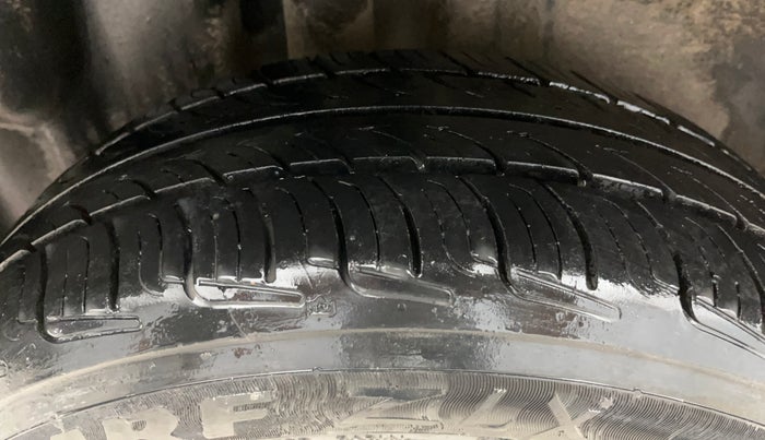 2016 Volkswagen Polo COMFORTLINE 1.2L, Petrol, Manual, 41,242 km, Right Rear Tyre Tread