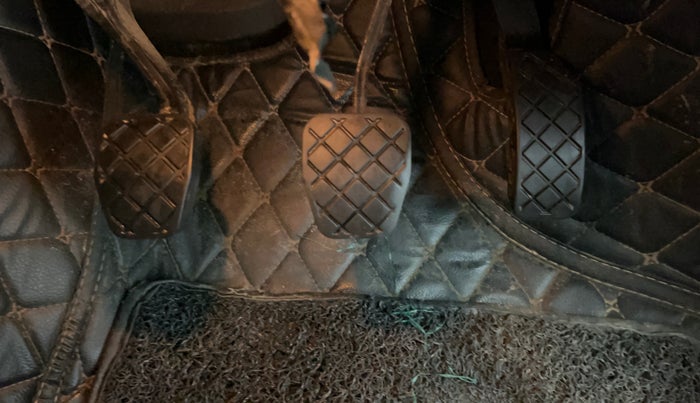 2016 Volkswagen Polo COMFORTLINE 1.2L, Petrol, Manual, 41,242 km, Pedals