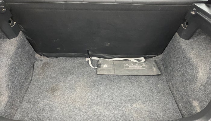 2016 Volkswagen Polo COMFORTLINE 1.2L, Petrol, Manual, 41,242 km, Boot Inside