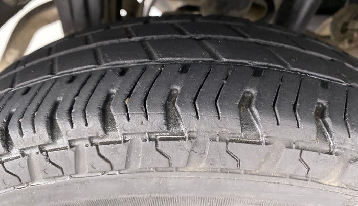 2018 Maruti Alto 800 VXI, Petrol, Manual, 28,342 km, Right Rear Tyre Tread