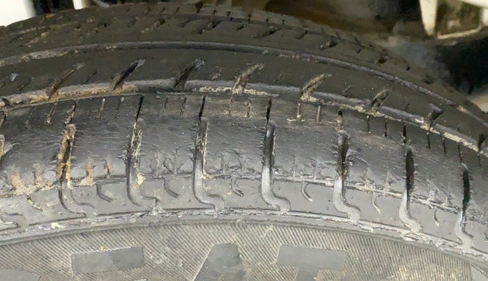 2016 Maruti Eeco 5 STR CNG WITH AC PLUSHTR, CNG, Manual, 52,153 km, Right Rear Tyre Tread