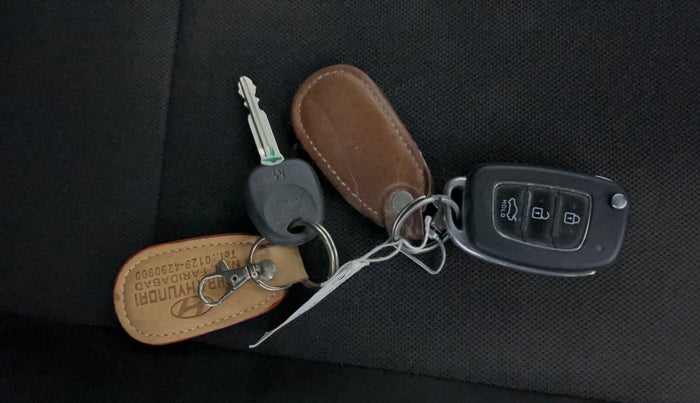 2024 Hyundai EXTER EX 1.2 MT, Petrol, Manual, 11,986 km, Key Close Up