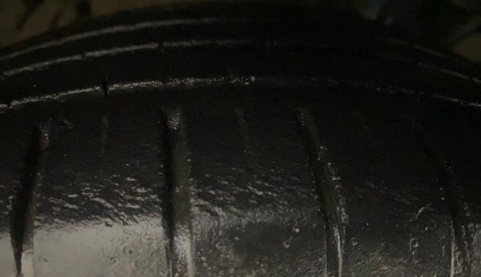 2019 Maruti Baleno ALPHA CVT PETROL 1.2, Petrol, Automatic, 40,882 km, Right Front Tyre Tread