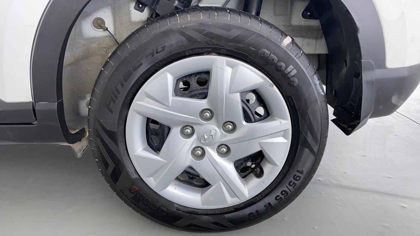 2022 Hyundai VENUE S MT 1.2 KAPPA, Petrol, Manual, 15,163 km, Left Rear Wheel