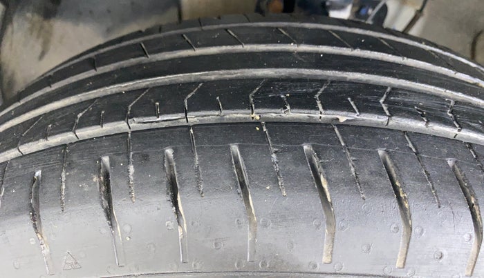 2022 Hyundai VENUE S MT 1.2 KAPPA, Petrol, Manual, 15,163 km, Left Front Tyre Tread