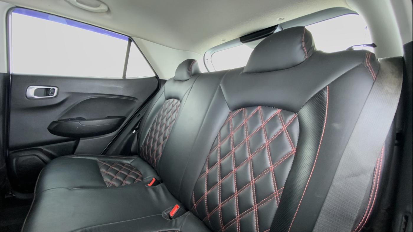 2022 Hyundai VENUE S MT 1.2 KAPPA, Petrol, Manual, 15,163 km, Right Side Rear Door Cabin
