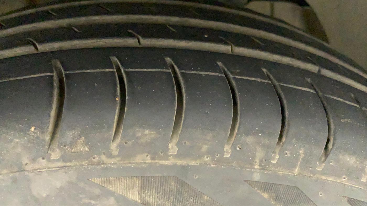2018 Tata Tiago XT DIESEL, Diesel, Manual, 91,854 km, Right Front Tyre Tread