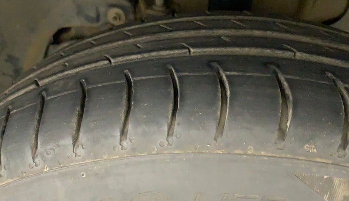 2018 Tata Tiago XT DIESEL, Diesel, Manual, 91,854 km, Left Front Tyre Tread