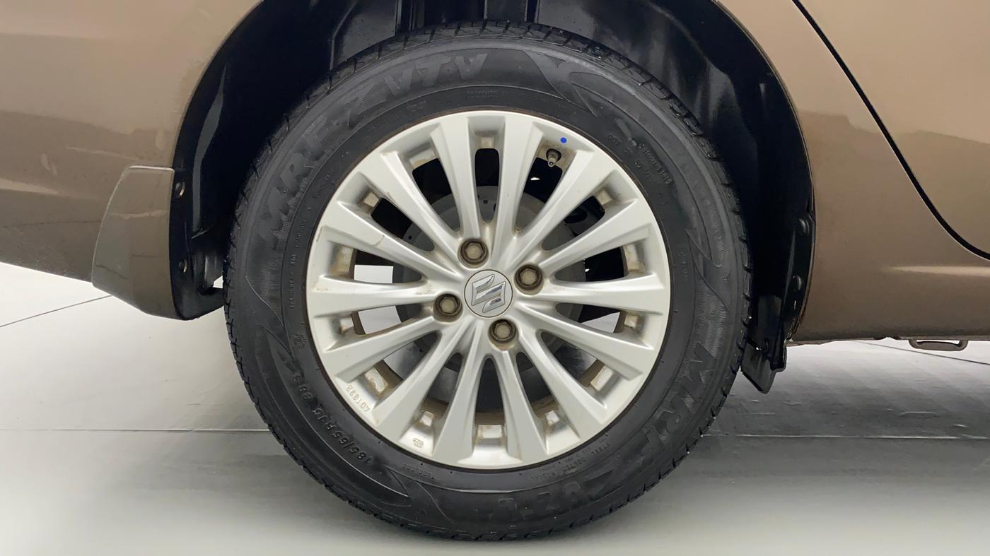 2015 Maruti Ciaz ZXI, Petrol, Manual, 13,325 km, Right Rear Wheel