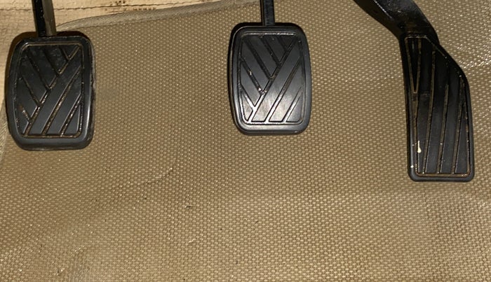 2015 Maruti Ciaz ZXI, Petrol, Manual, 13,325 km, Pedals