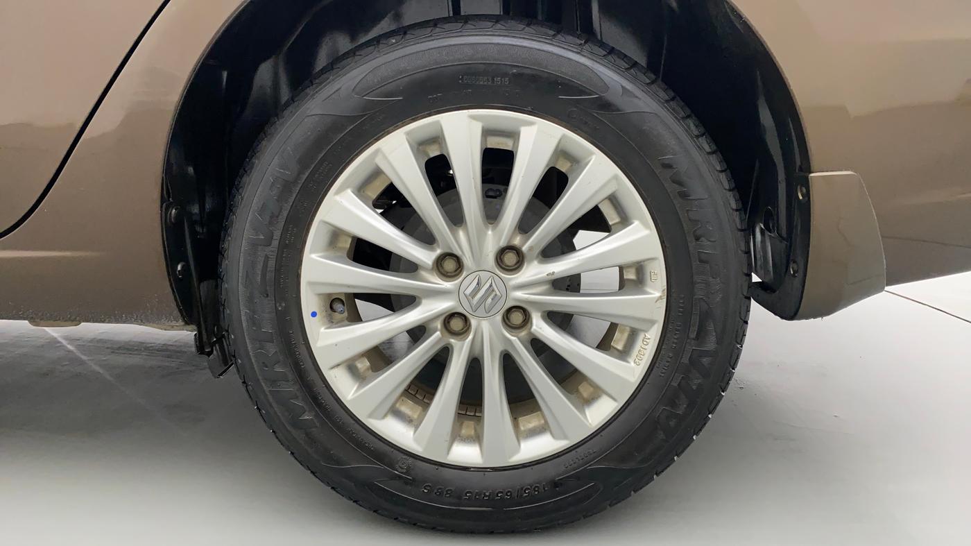 2015 Maruti Ciaz ZXI, Petrol, Manual, 13,325 km, Left Rear Wheel