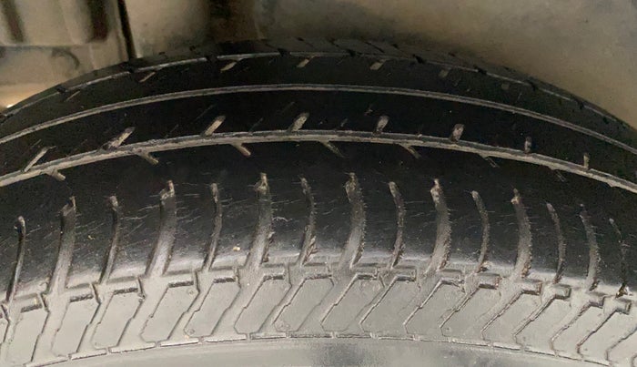 2013 Maruti Swift Dzire VXI, Petrol, Manual, 88,740 km, Right Rear Tyre Tread